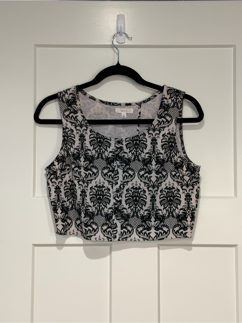 Mine Women’s Black Damask Print Cropped Tank Top